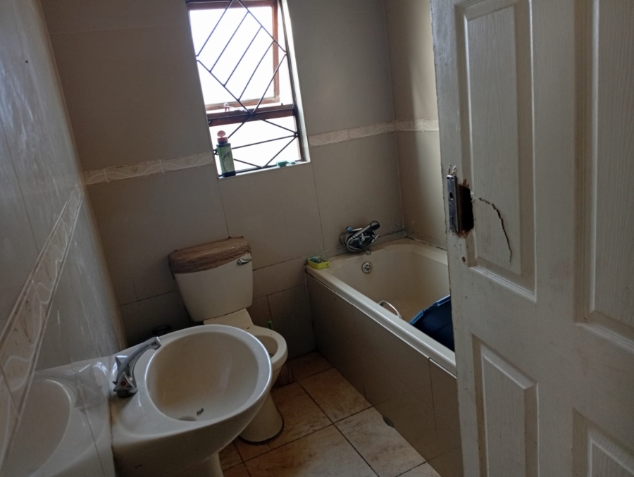 3 Bedroom Property for Sale in Umrhabulo Triangle Western Cape